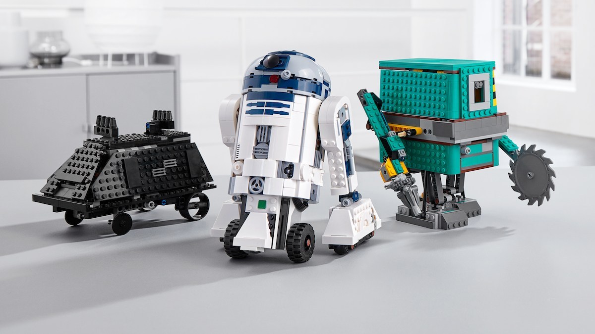 The LEGO Star Wars BOOST Droid Commander Set features three famous droids.Image Credit: the LEGO Group